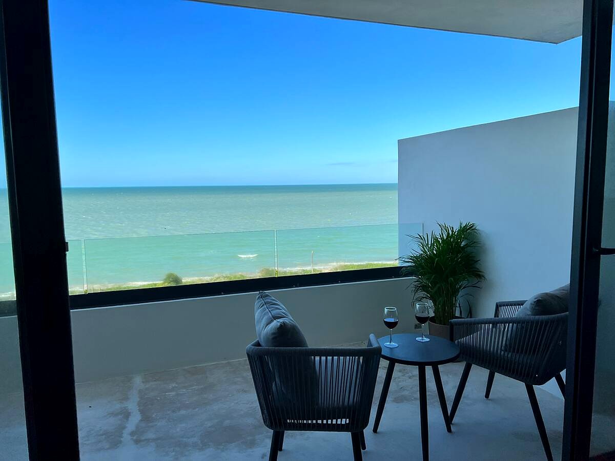 Terraza del penthouse Duna sobre la playa
